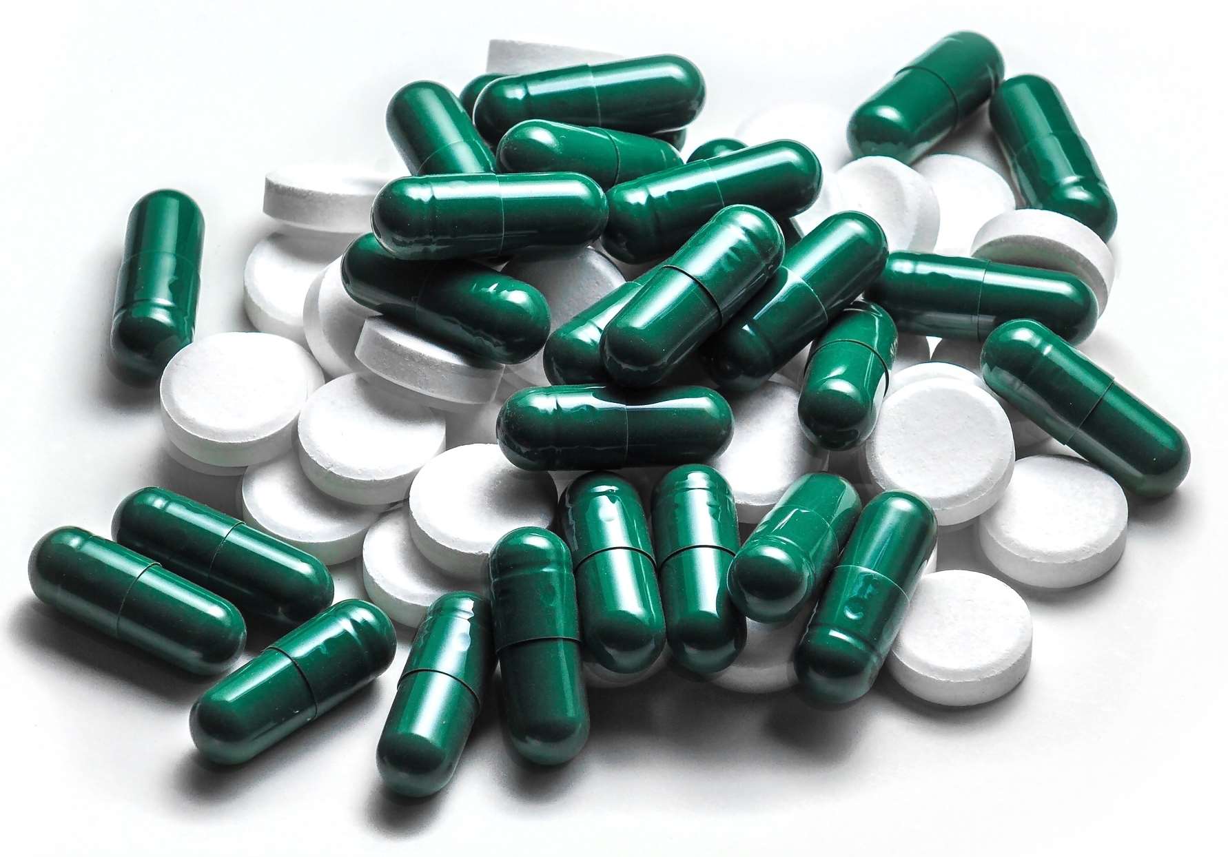 drug-1070943_1920